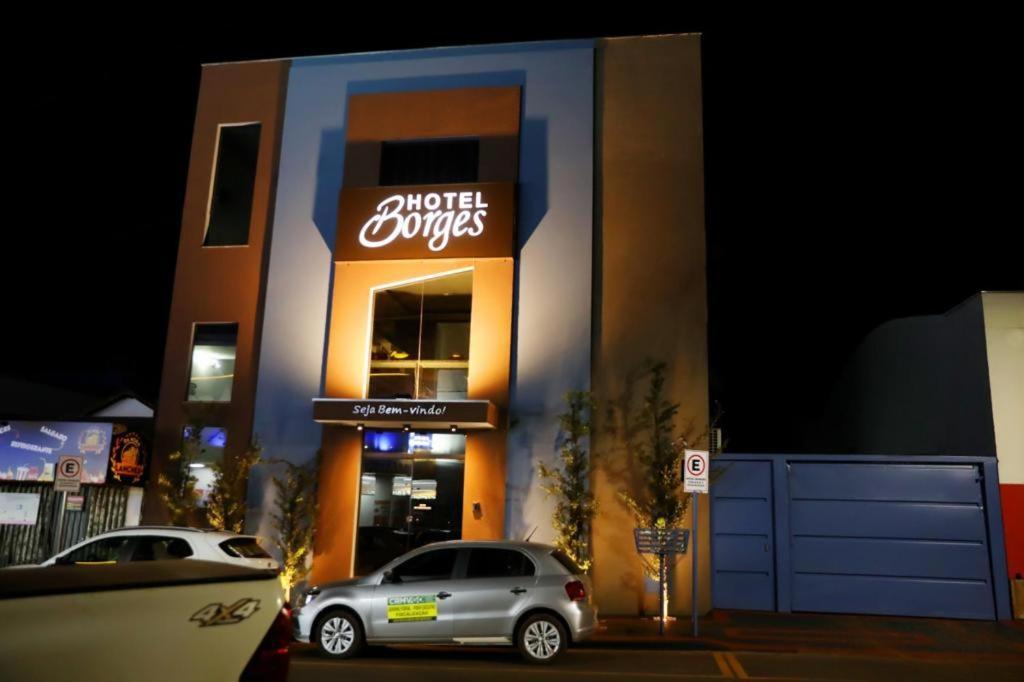 Hotel Borges Quirinopolis Екстер'єр фото